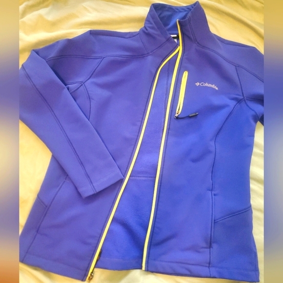 Columbia Softshell Full-Zip Jacket - Picture 2 of 7